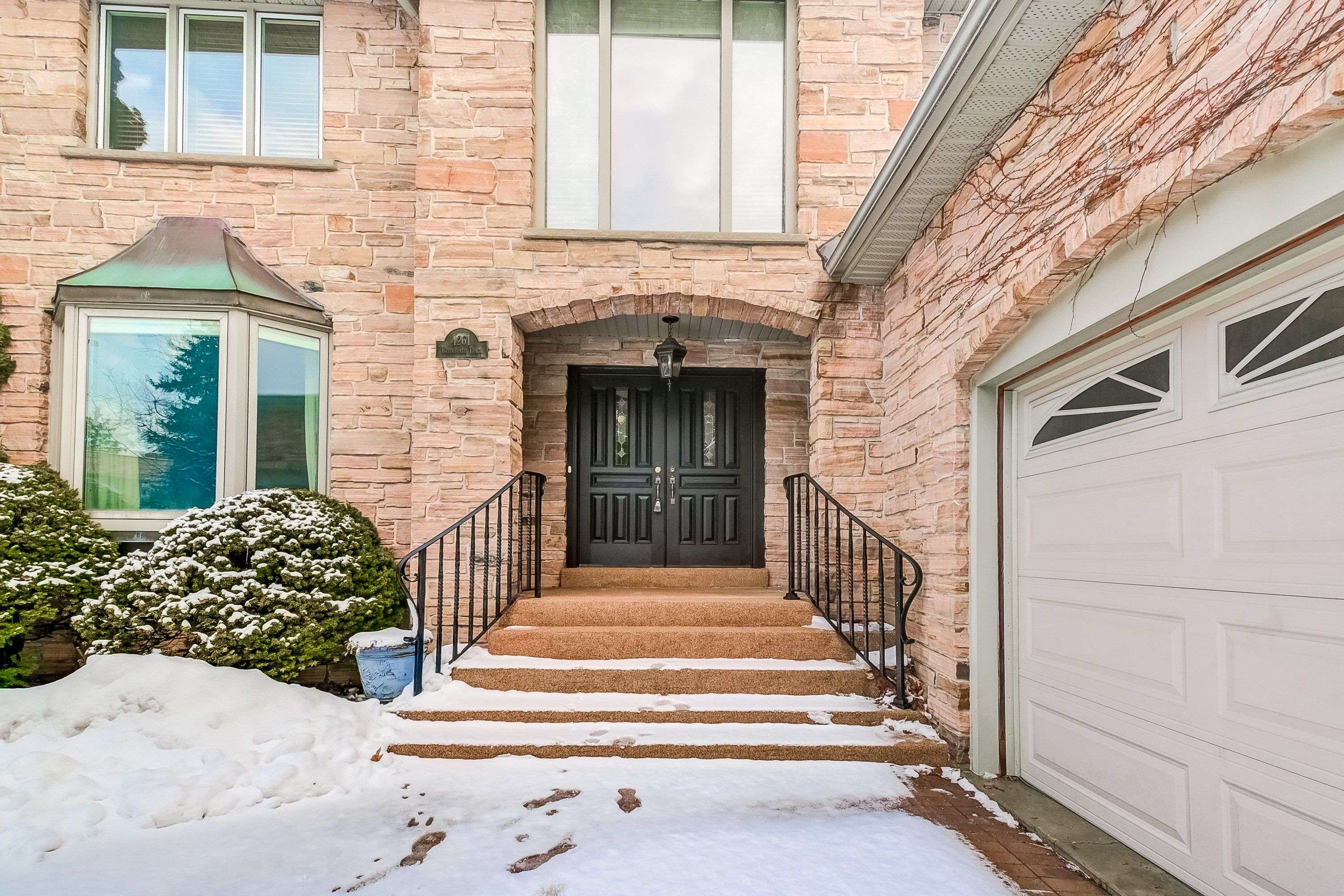Mississauga, ON L5L 3K3,4261 Bridlepath TRL