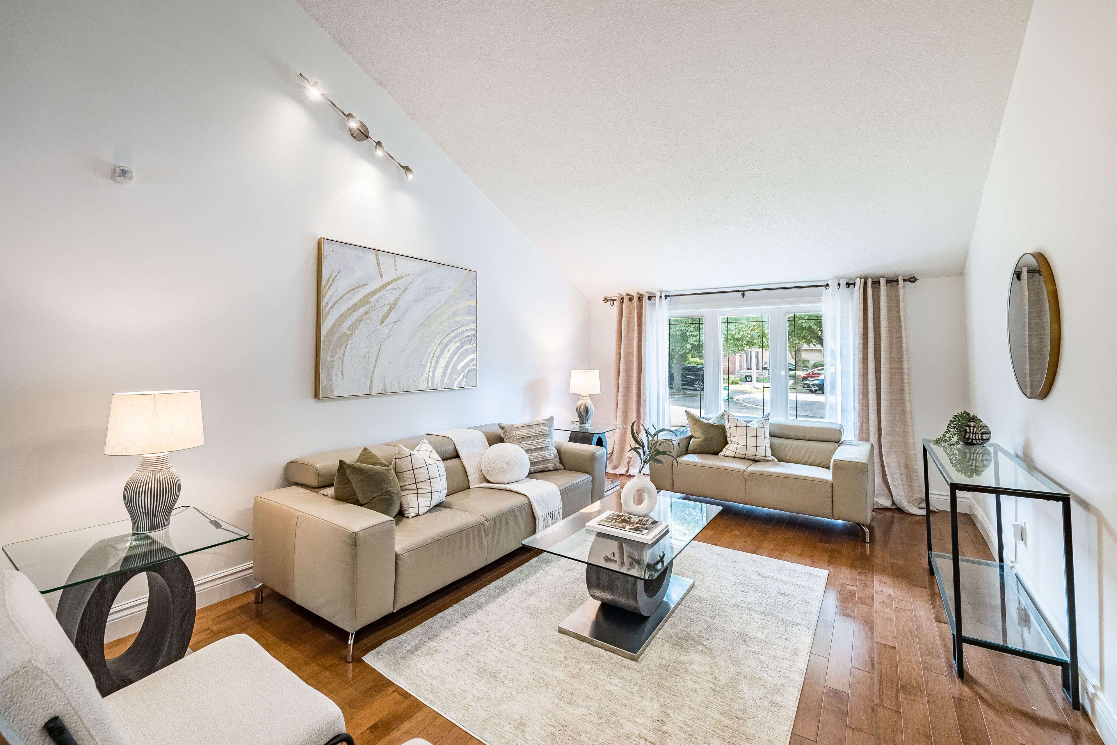 Toronto W08, ON M9C 5C4,16 Ackrow CT