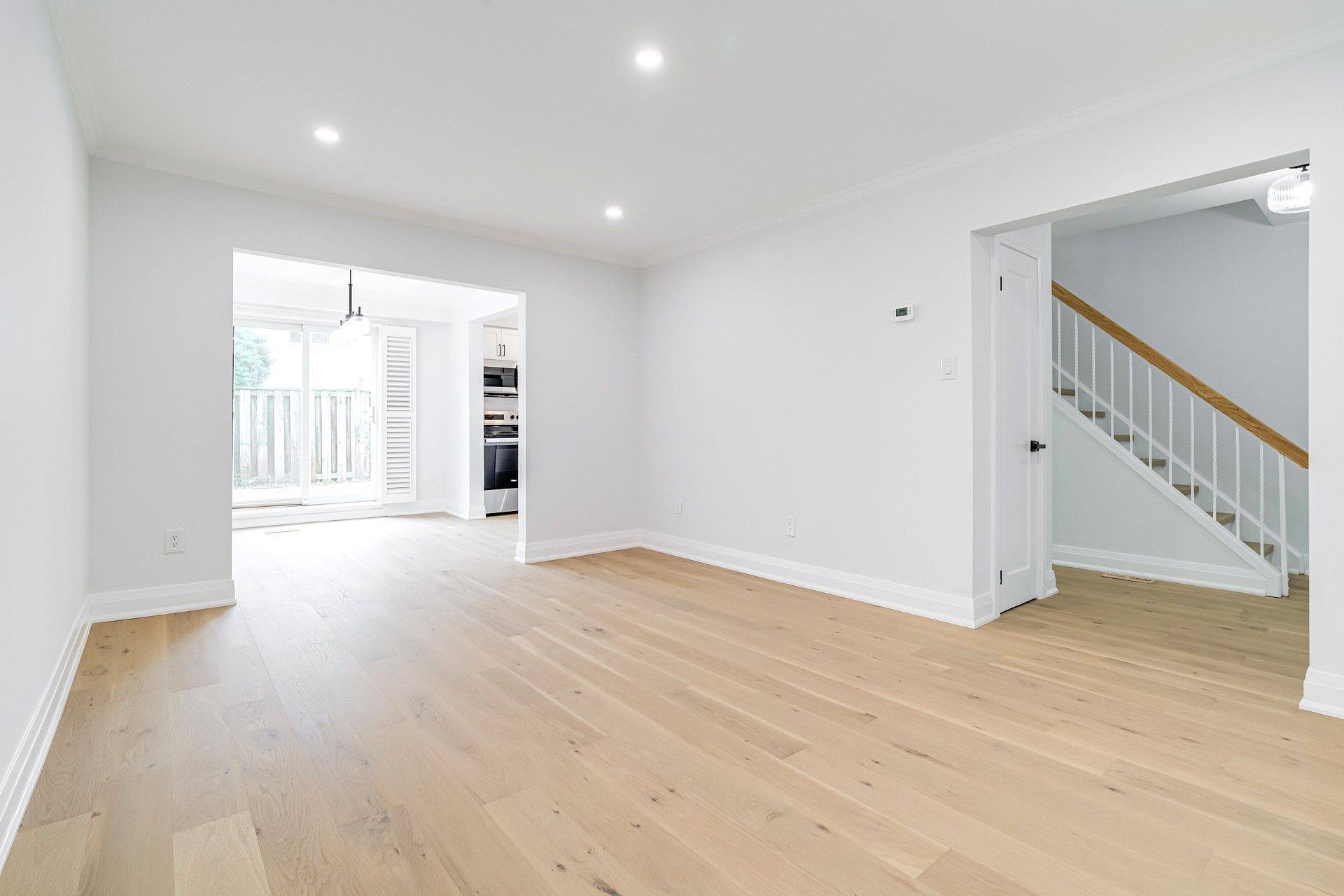 Burlington, ON L7L 1E1,5475 Lakeshore RD #4