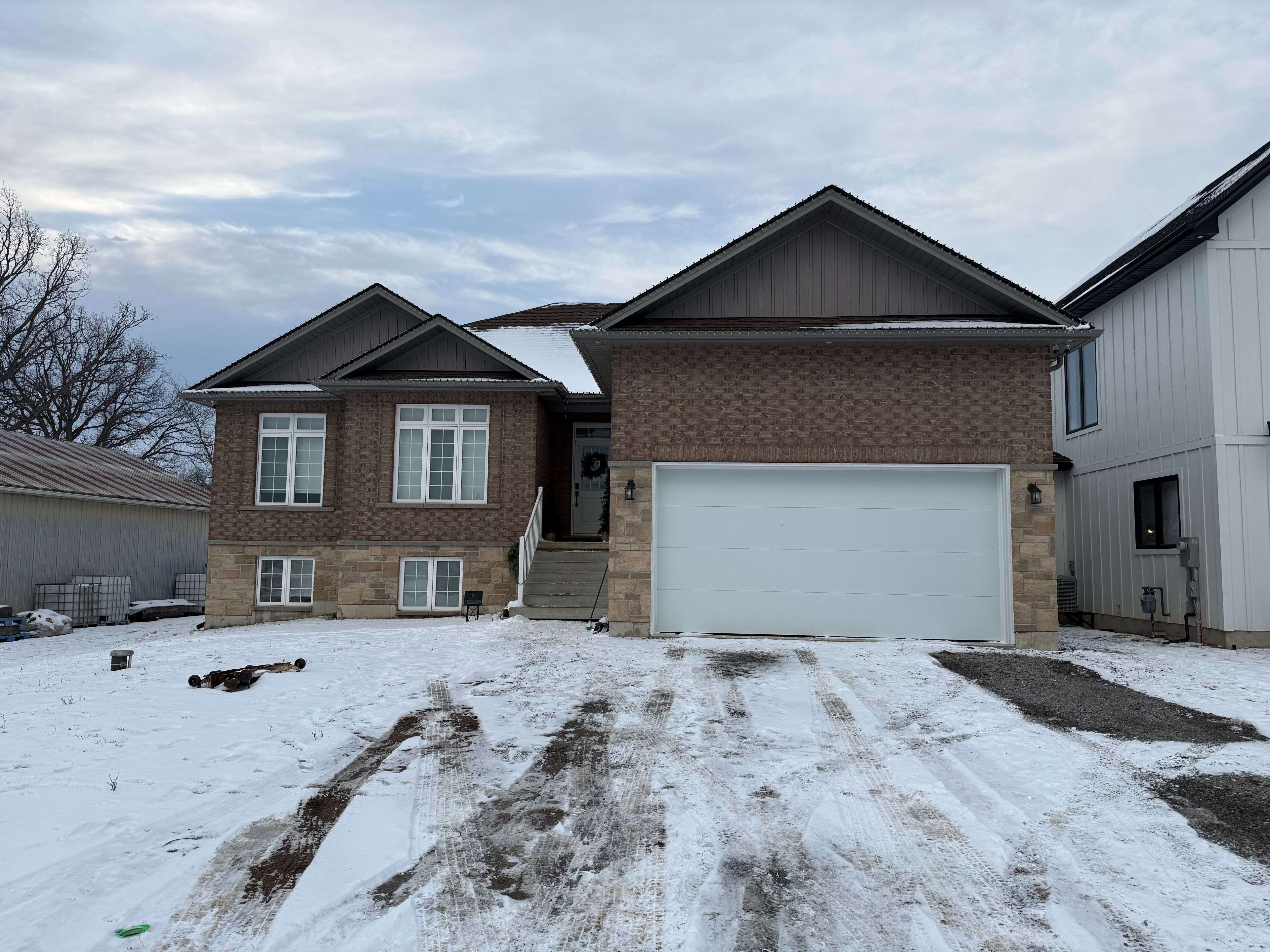 Lincoln, ON L0R 2C0,4202 Manson LN #LOWER