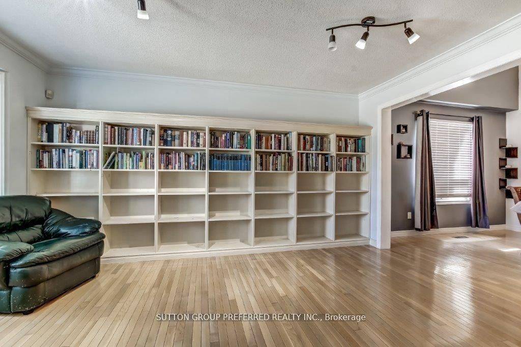 London East, ON N5V 4S5,296 Bournemouth DR