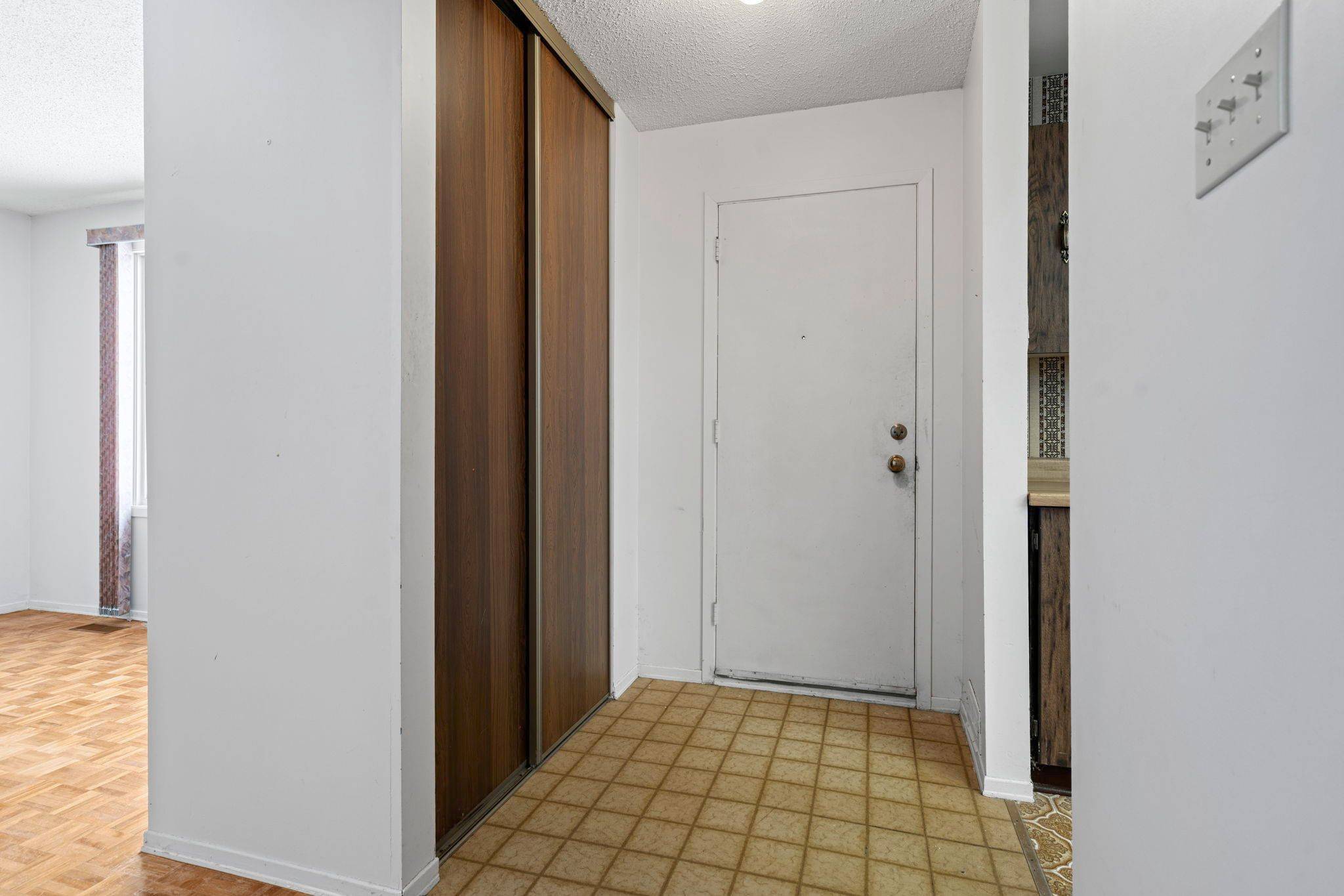 Kanata, ON K2L 1N3,17 Ballantrae WAY