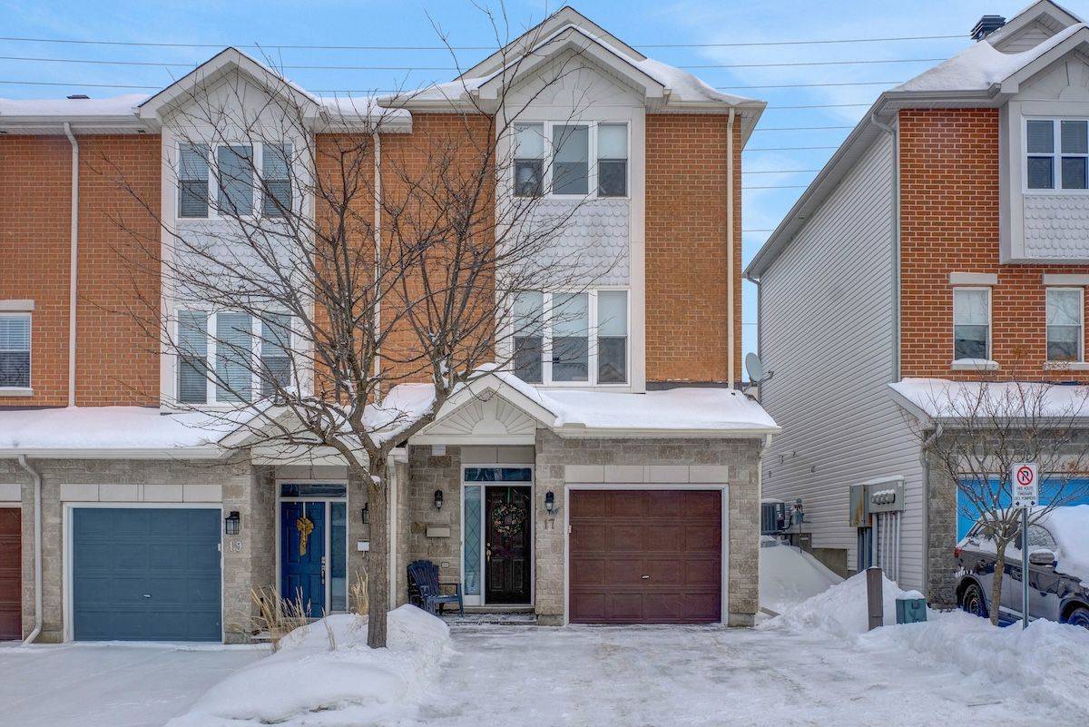 Billings Bridge - Riverside Park And Area, ON K1V 2B2,17 Glenhaven Private