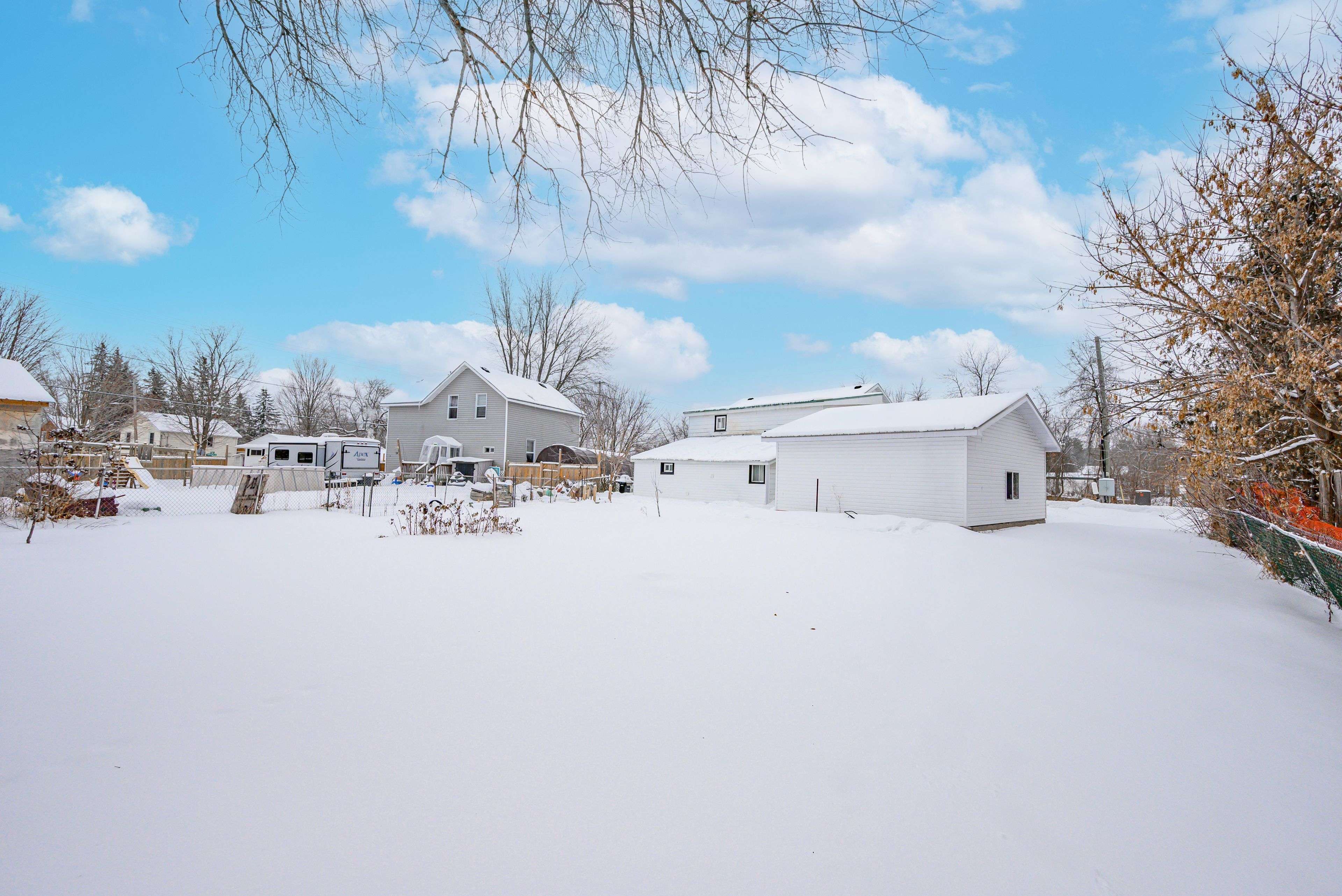 Tweed, ON K0K 3J0,411 Moira ST W