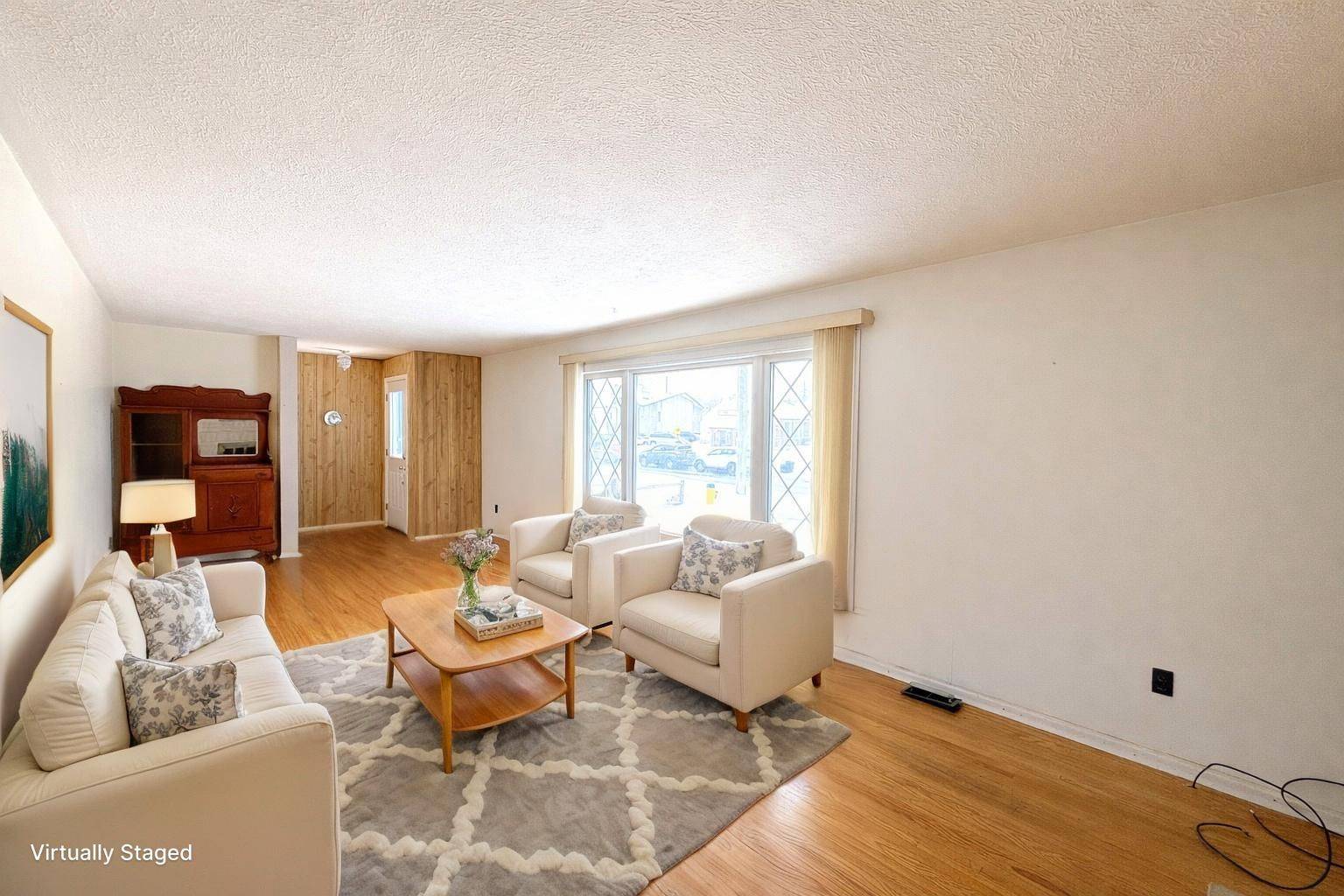 Peterborough, ON K9J 3Z8,636 Cameron ST