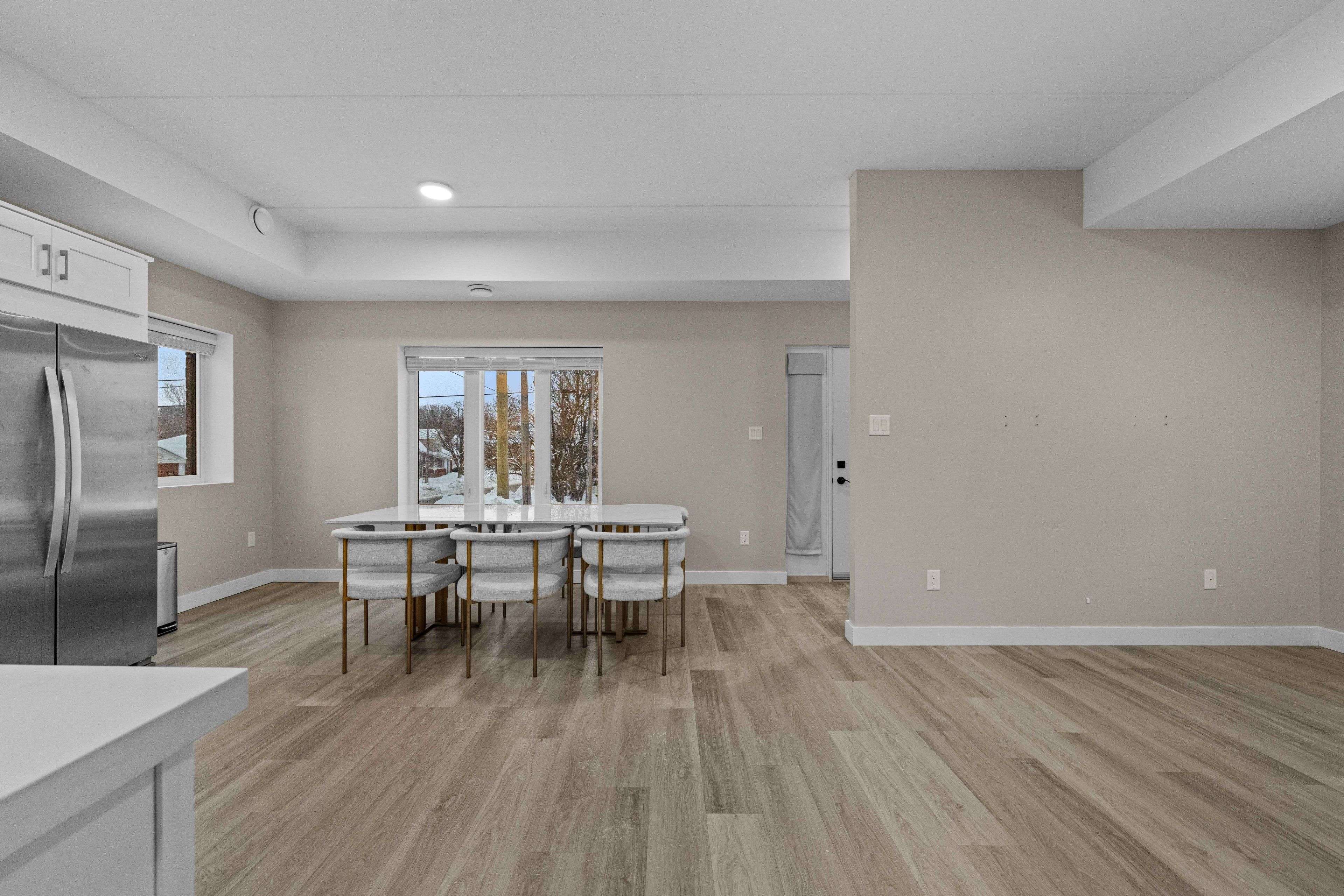 Peterborough, ON K9H 1N2,138 Dufferin ST