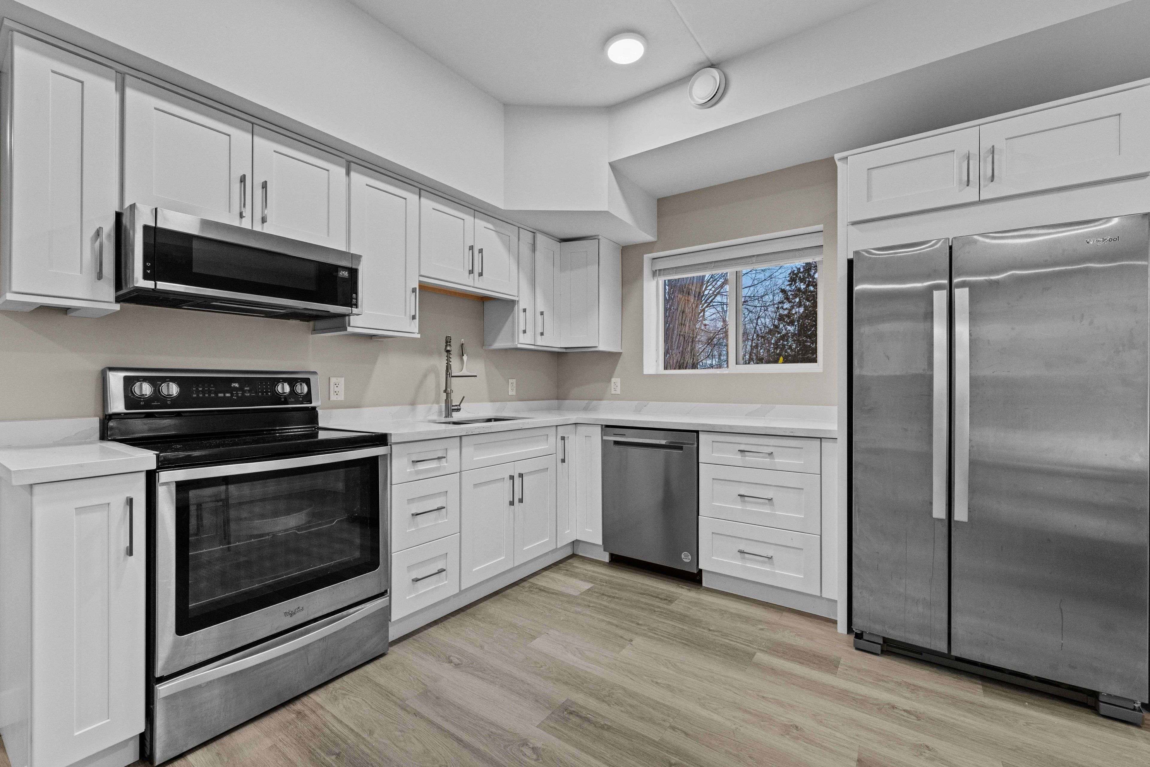 Peterborough, ON K9H 1N2,138 Dufferin ST