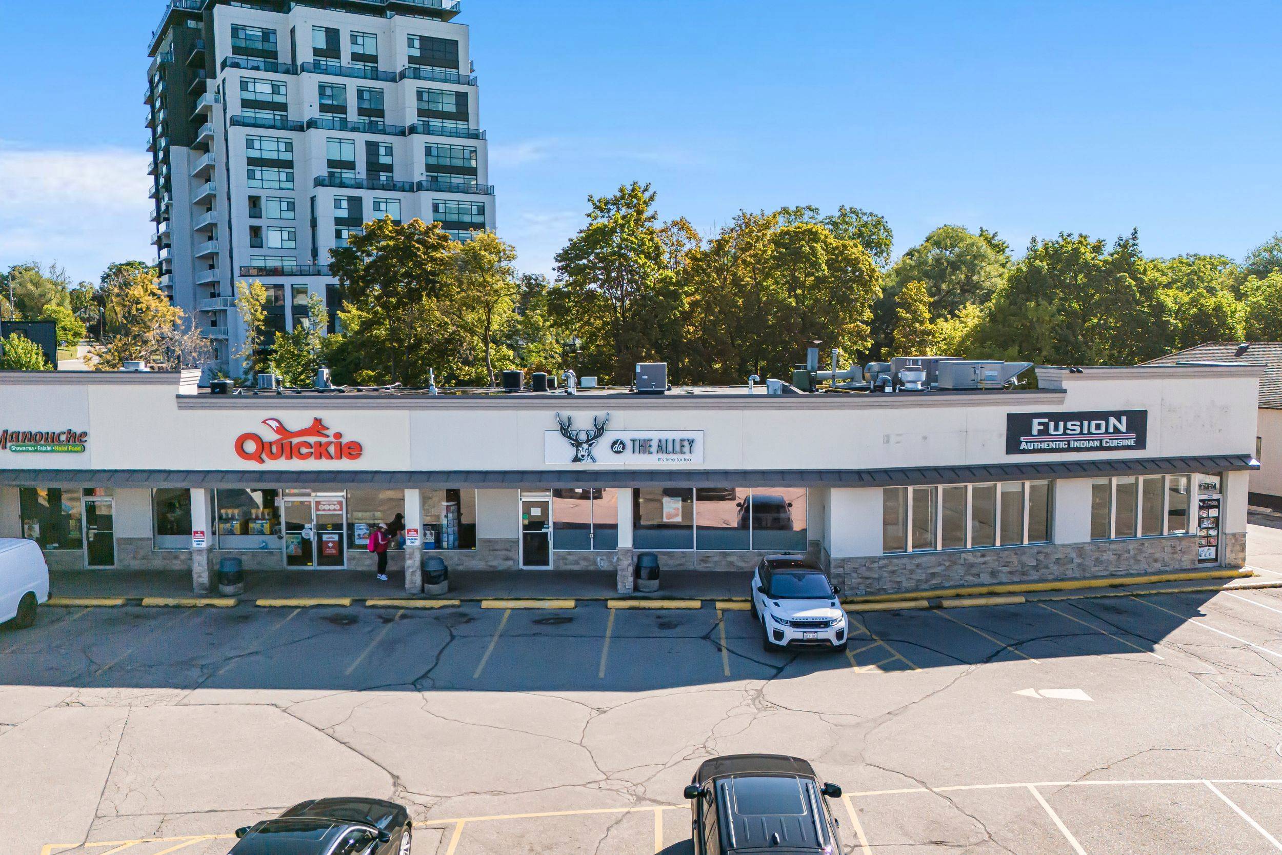 Guelph, ON N1H 4H6,92 Gordon ST