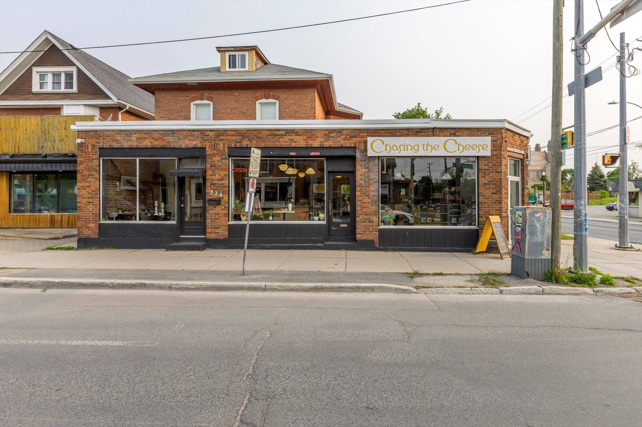 Peterborough, ON K9J 2V9,330-334 Charlotte ST W