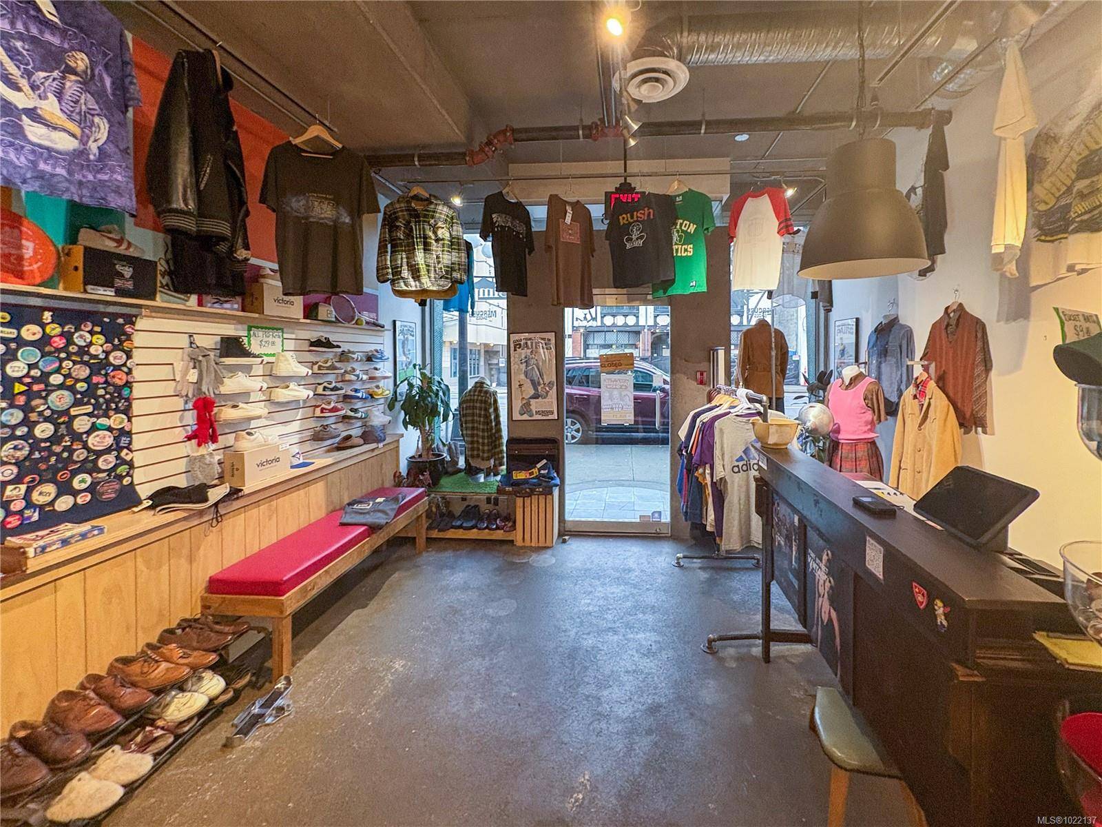 Victoria, BC V8V 3K5,1033 Fort St