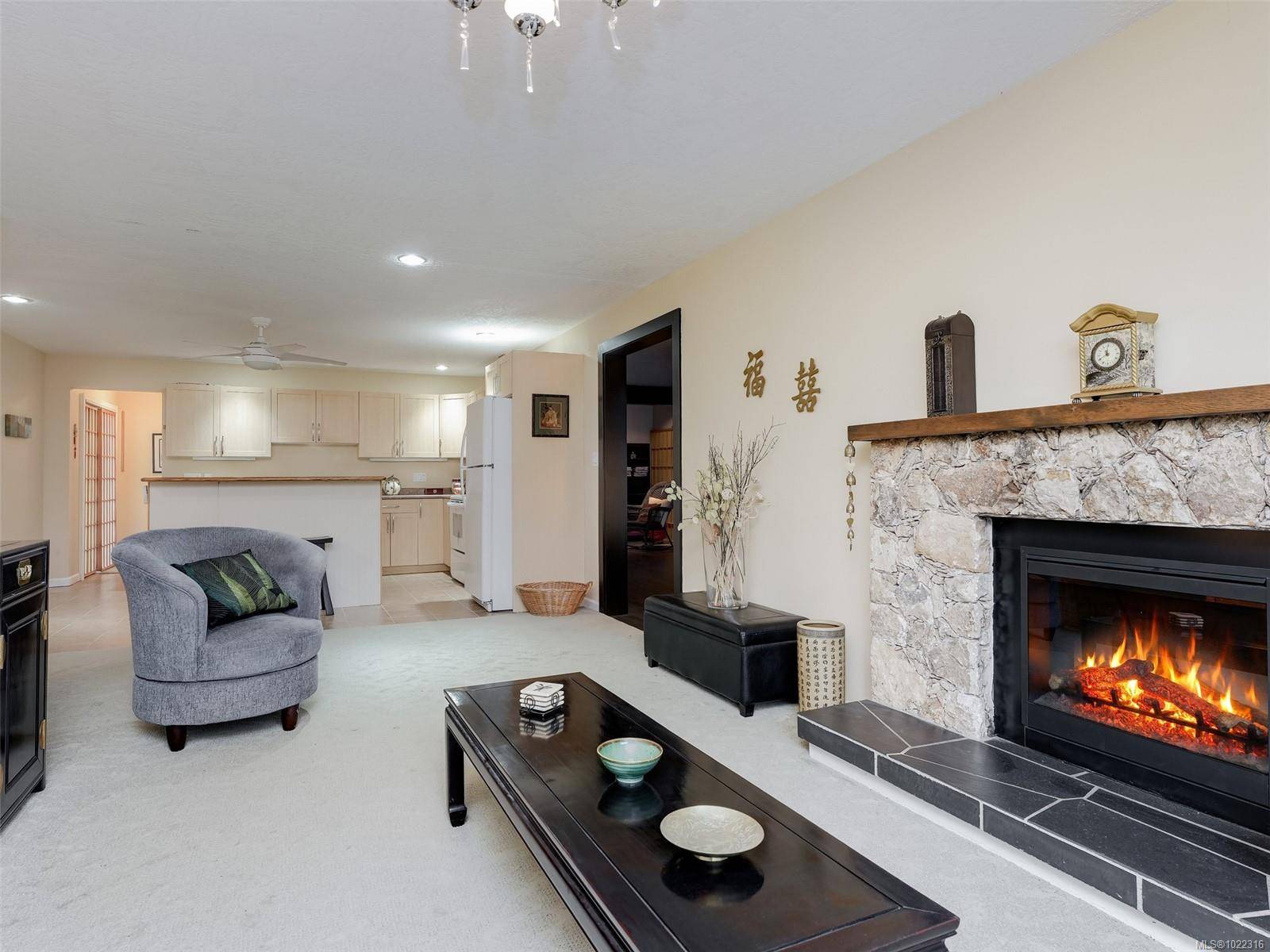 Sidney, BC V8L 4G5,9907 Galaran Rd