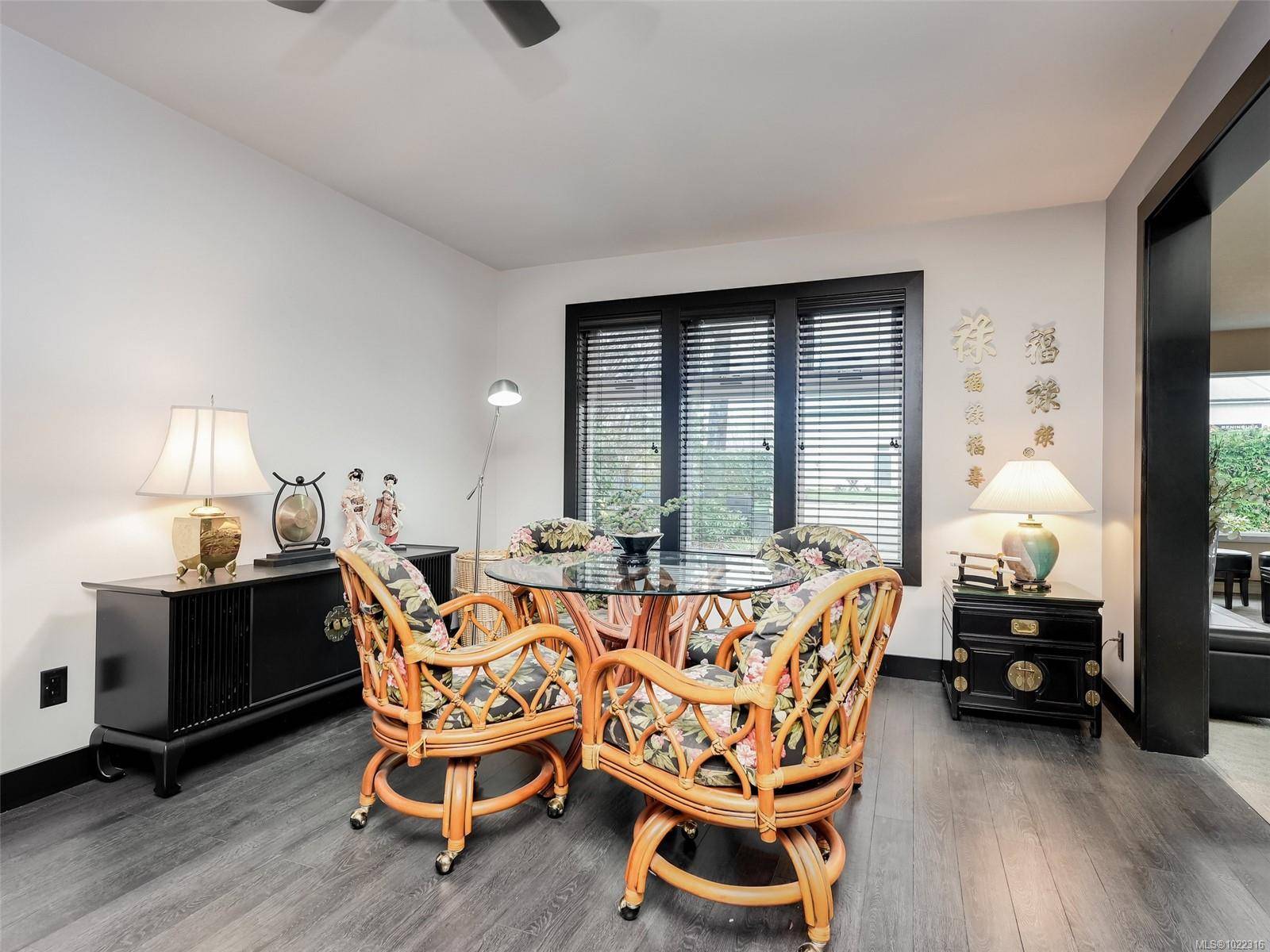 Sidney, BC V8L 4G5,9907 Galaran Rd