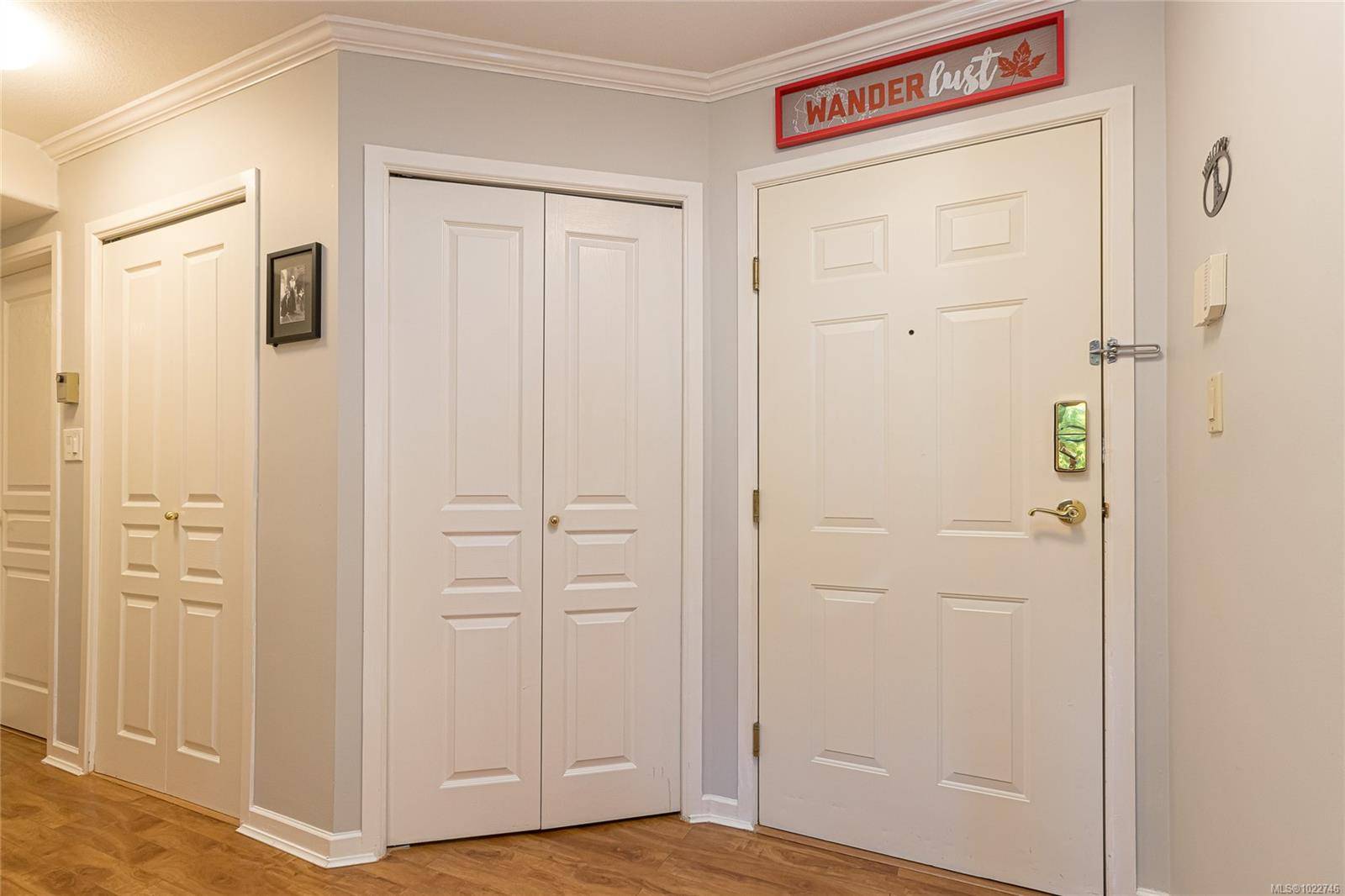 Victoria, BC V9A 7M6,27 Songhees Rd #107