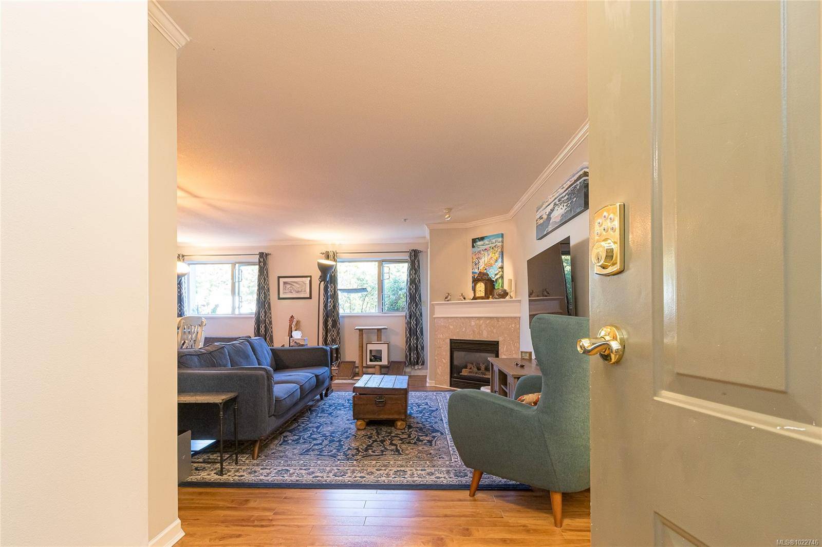 Victoria, BC V9A 7M6,27 Songhees Rd #107