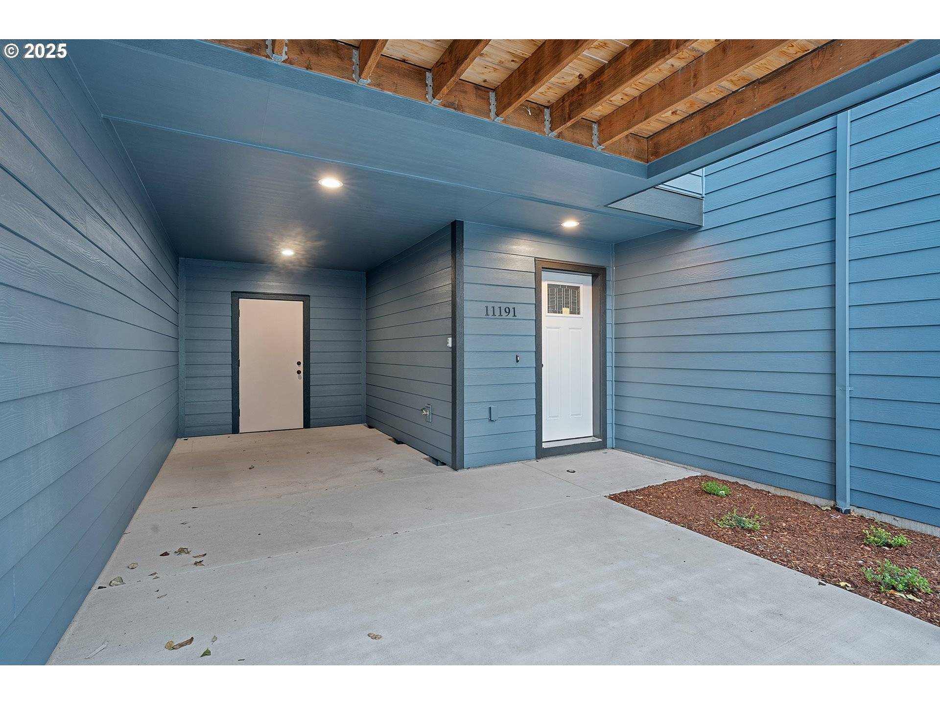 Portland, OR 97216,11191 SE STARK ST