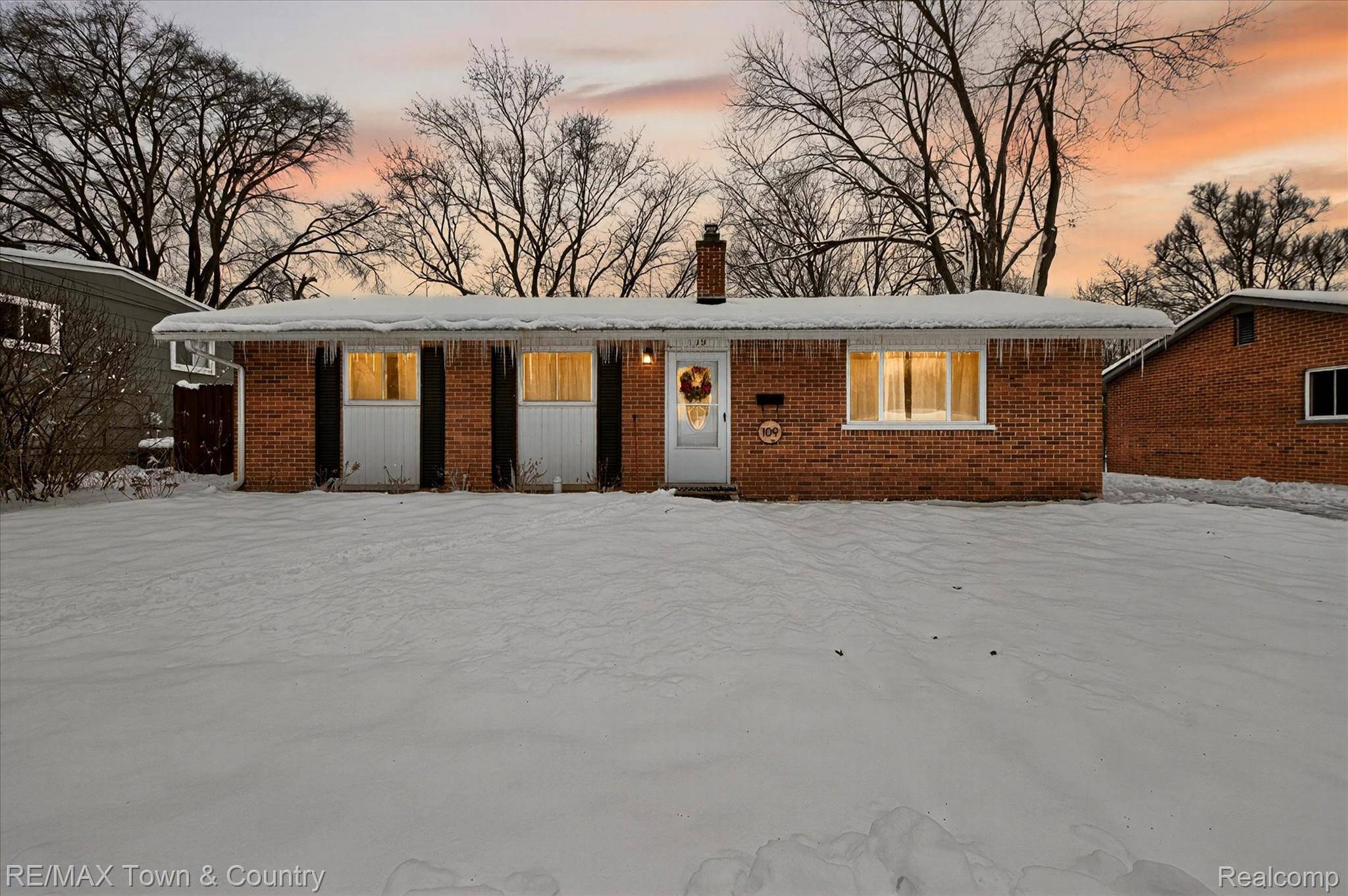 Holly, MI 48442,109 N Corbin St