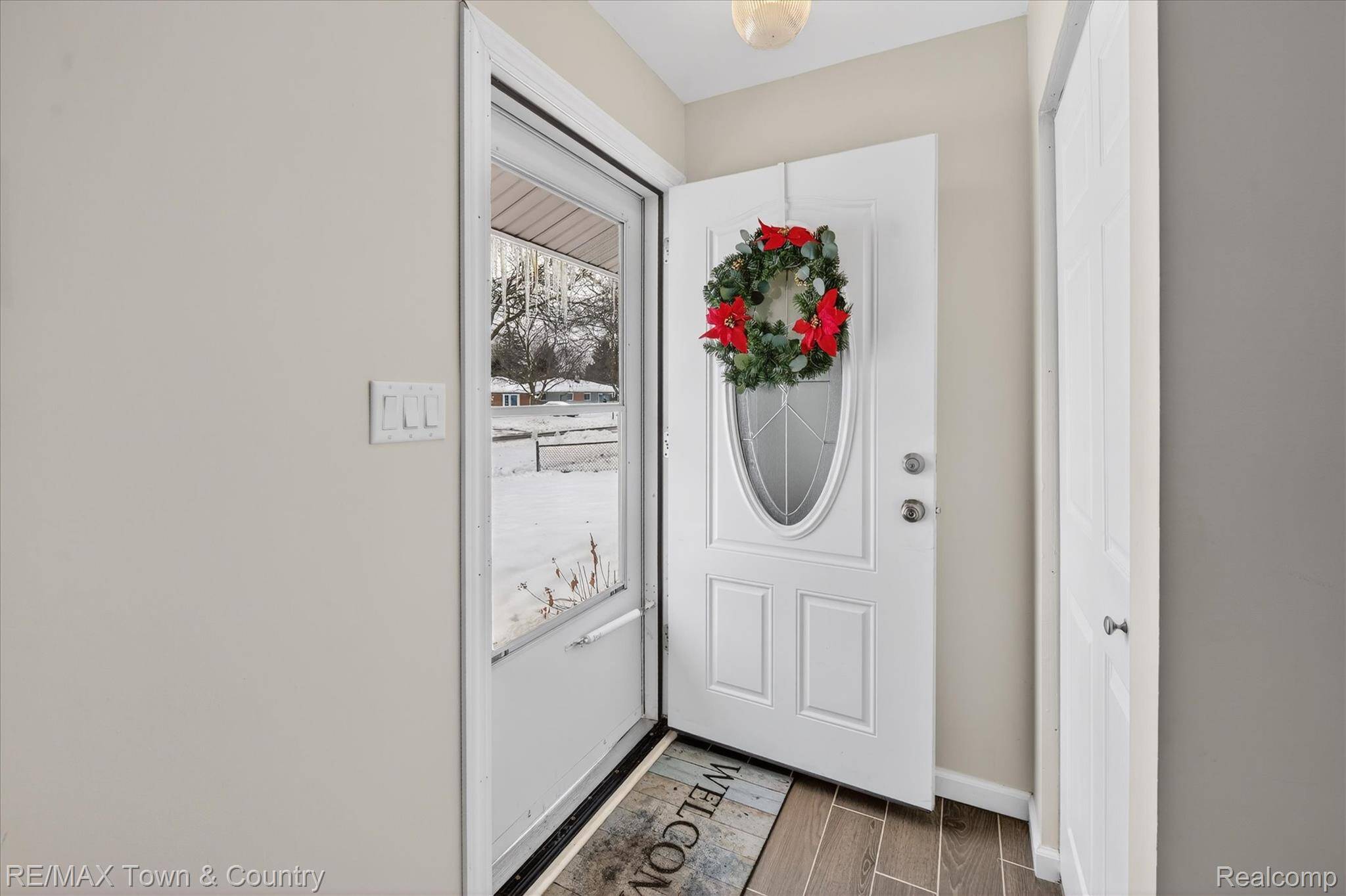 Holly, MI 48442,109 N Corbin St