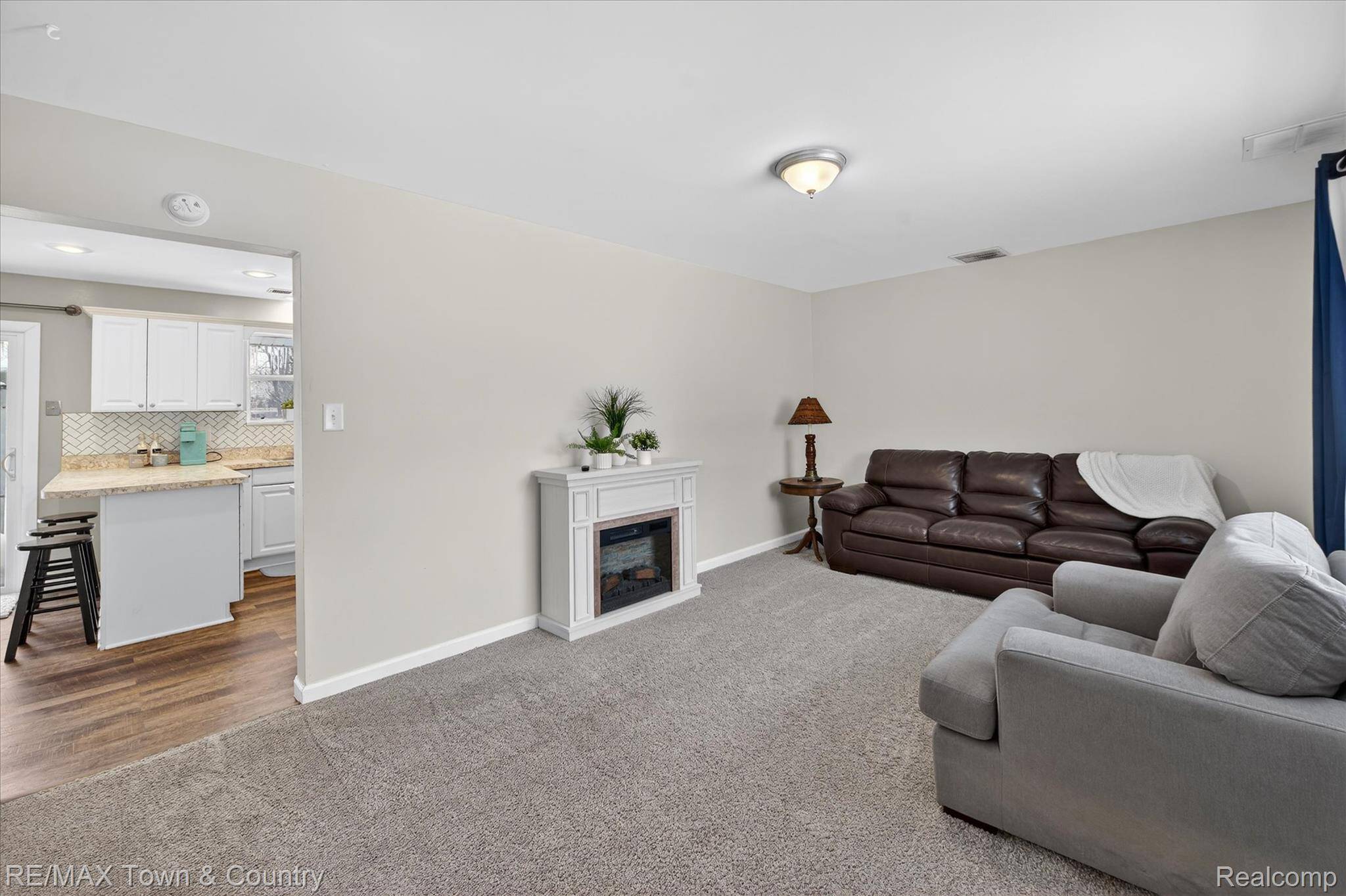 Holly, MI 48442,109 N Corbin St