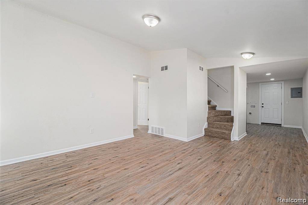 Hazel Park, MI 48030,408 W Jarvis AVE