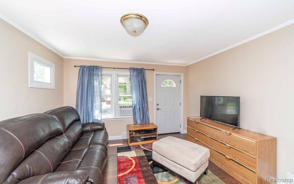 Warren, MI 48091,20892 Dean ST