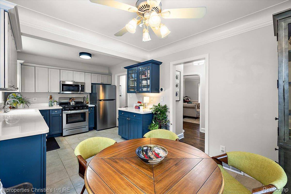 Grosse Pointe Park, MI 48230,1253 Grayton ST