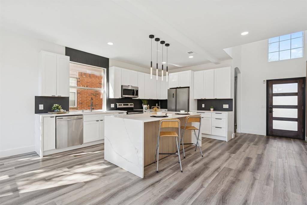 Lake Dallas, TX 75065,808 Lake Bridge Drive