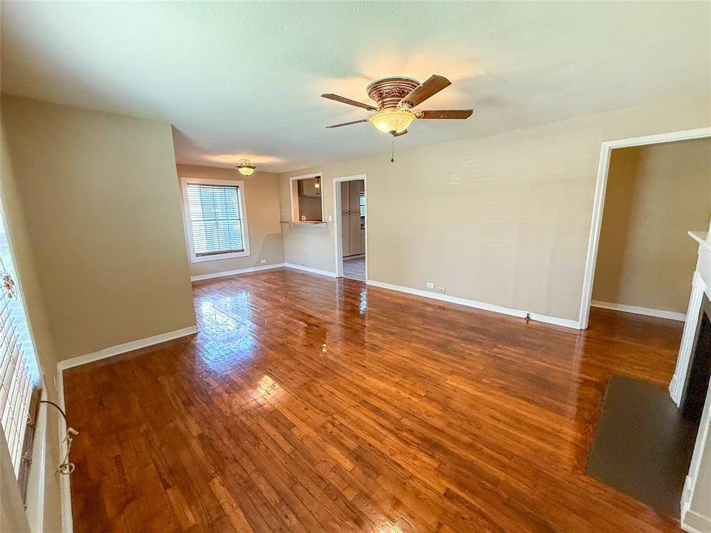 Cleburne, TX 76033,104 Dixon Street