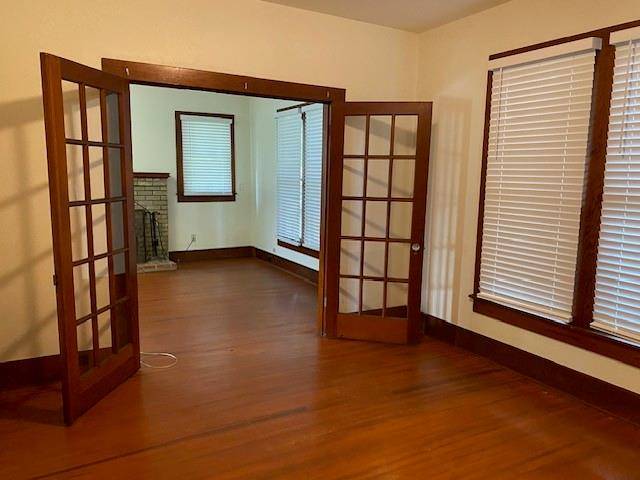 Athens, TX 75751,302 W College Street