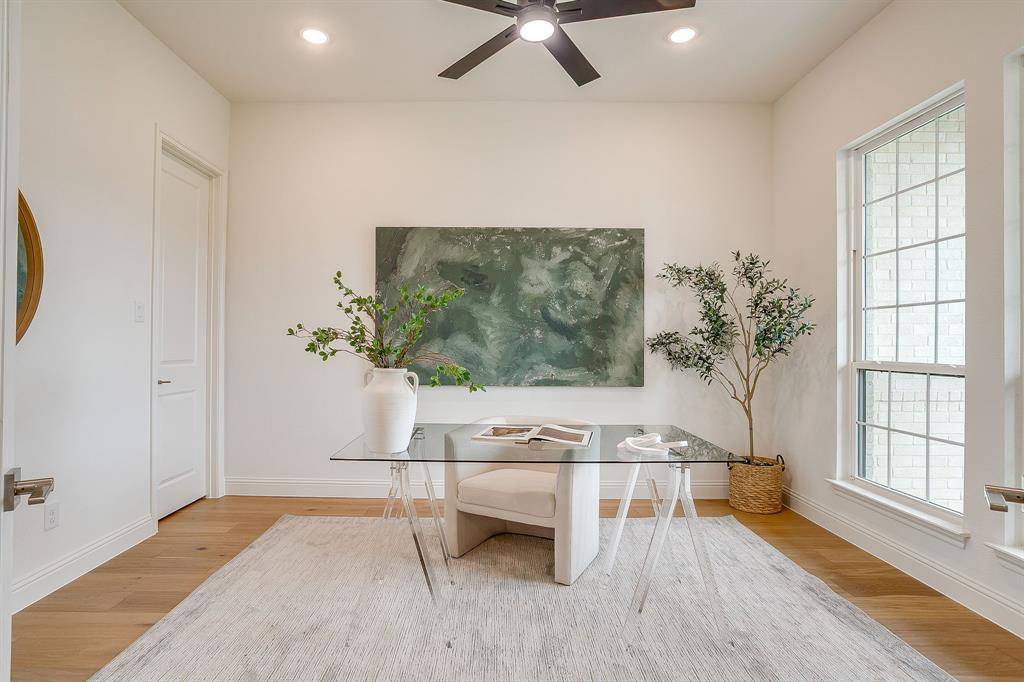 Azle, TX 76020,320 Slimp Bluff