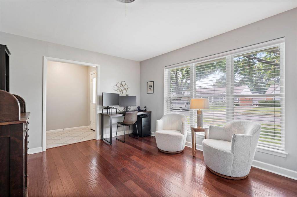 Dallas, TX 75238,10631 Larchfield Lane