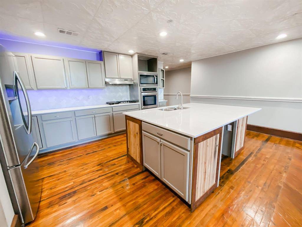 Denison, TX 75020,507 N Main Street #202