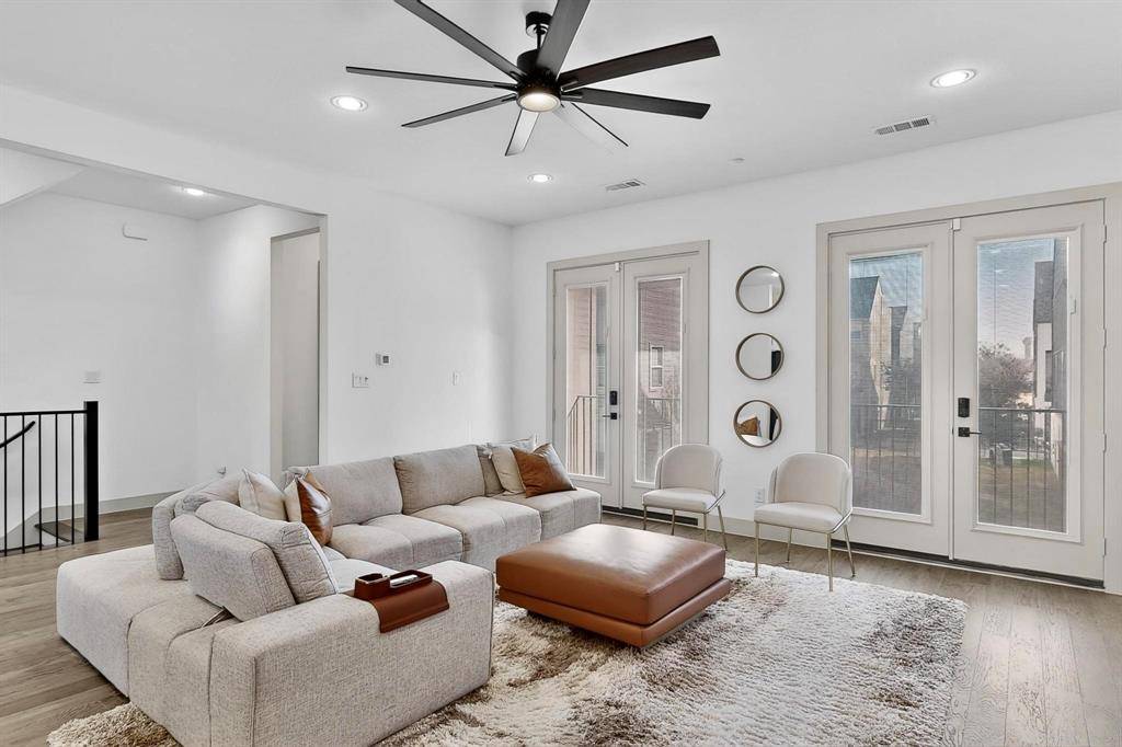 Dallas, TX 75212,2557 Carmelita Street