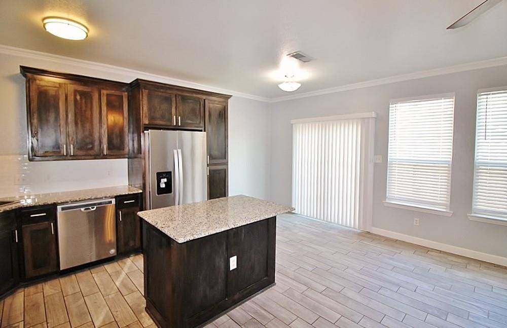 Arlington, TX 76010,517 Kingscote Court