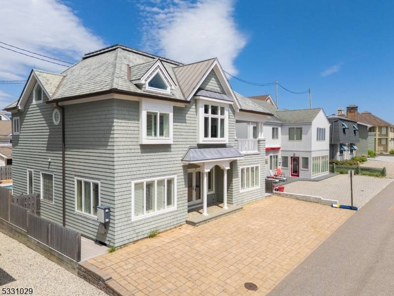 Toms River Township, NJ 08735,26 N Surf Rd