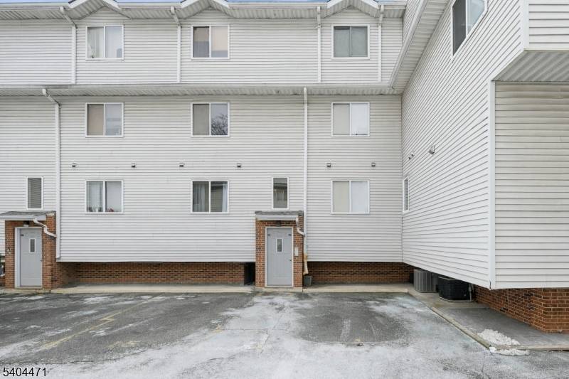 Hackensack City, NJ 07601,31 Fairmount Ave