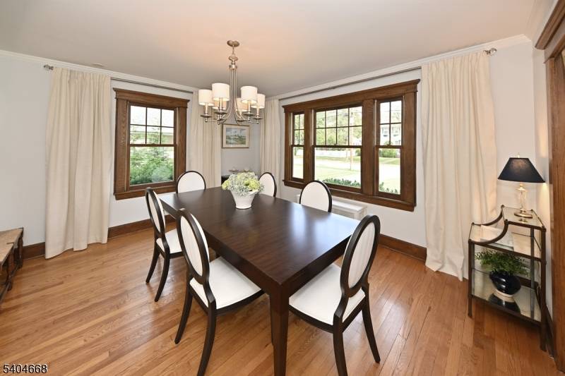 Glen Rock Boro, NJ 07452,18 Tonawanda Rd