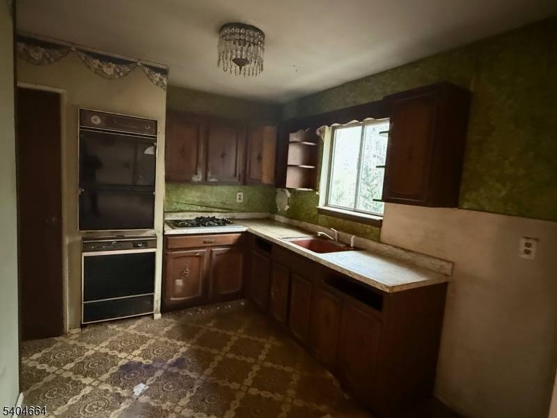 Franklin Boro, NJ 07416,7 Fox Hill Dr