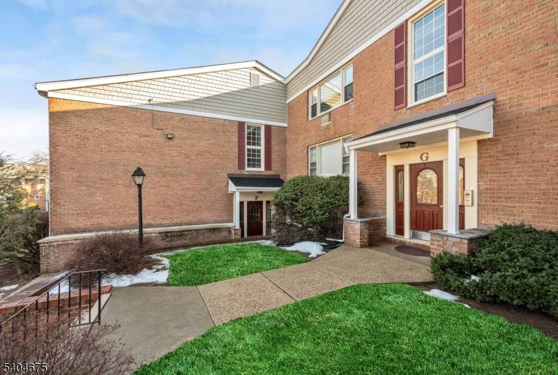 Clifton City, NJ 07013,605 Grove St #16