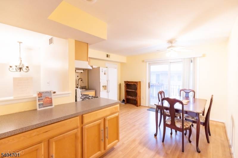 Edison Twp., NJ 08837,187 Evergreen #4B