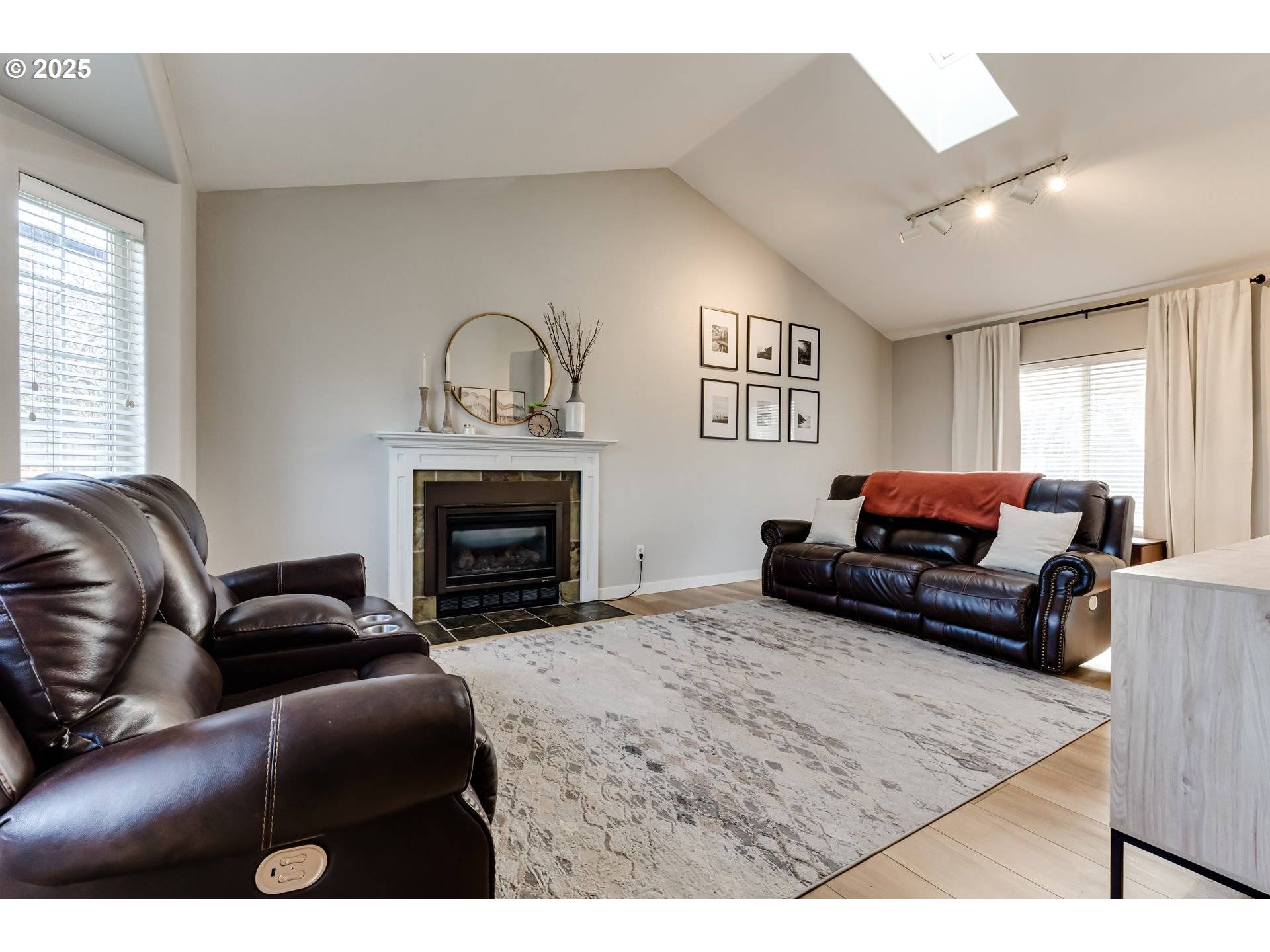 Harrisburg, OR 97446,870 MONROE ST