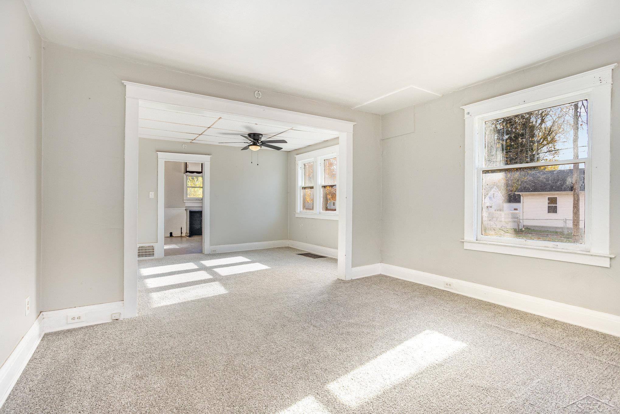 Saginaw, MI 48602,2302 N Oakley ST