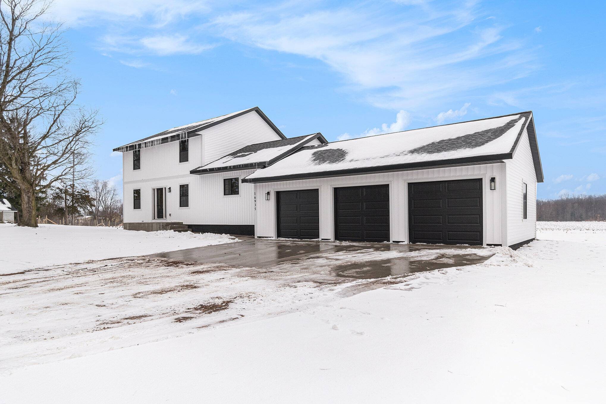 Conklin, MI 49403,16935 Juniper DR