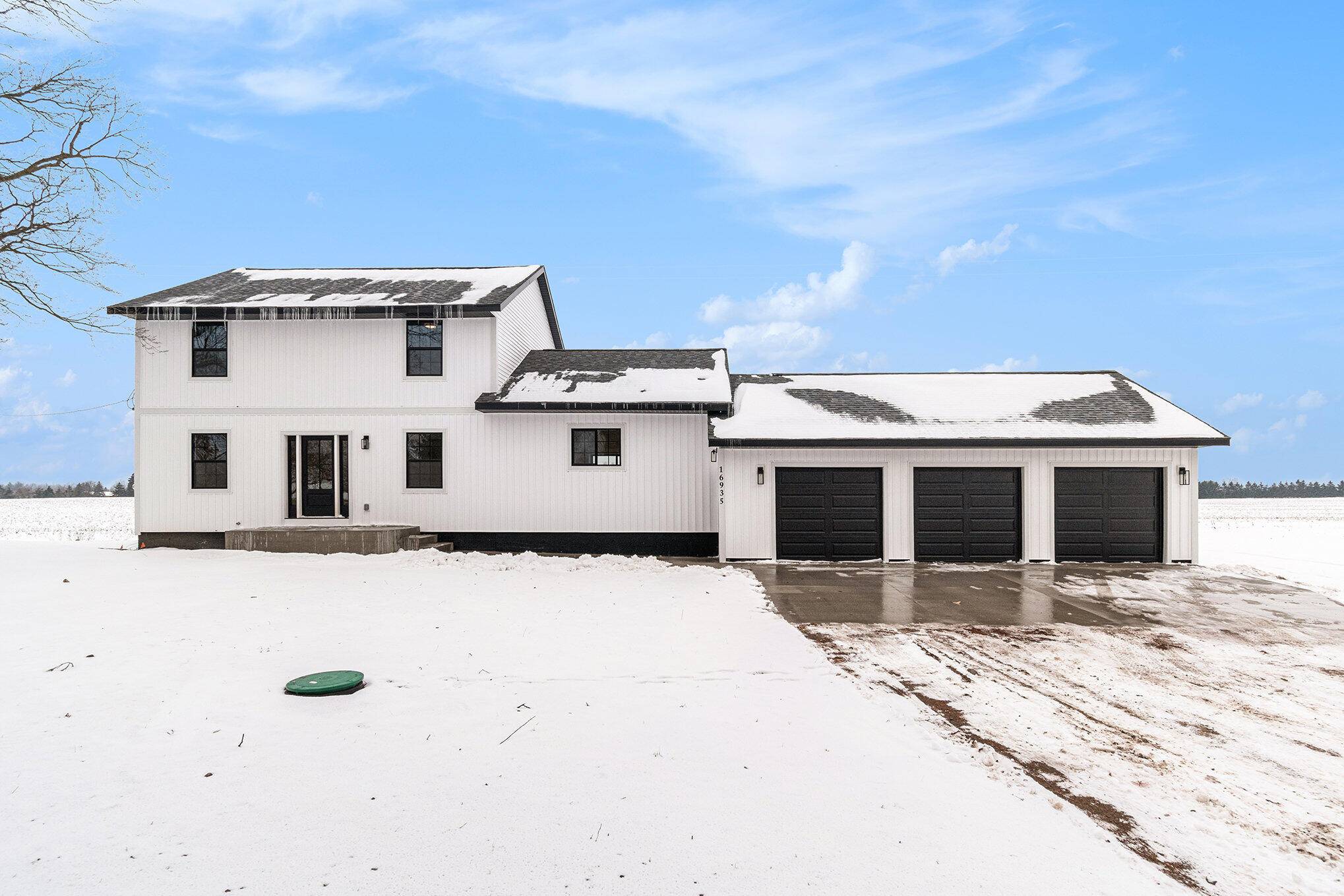 Conklin, MI 49403,16935 Juniper DR