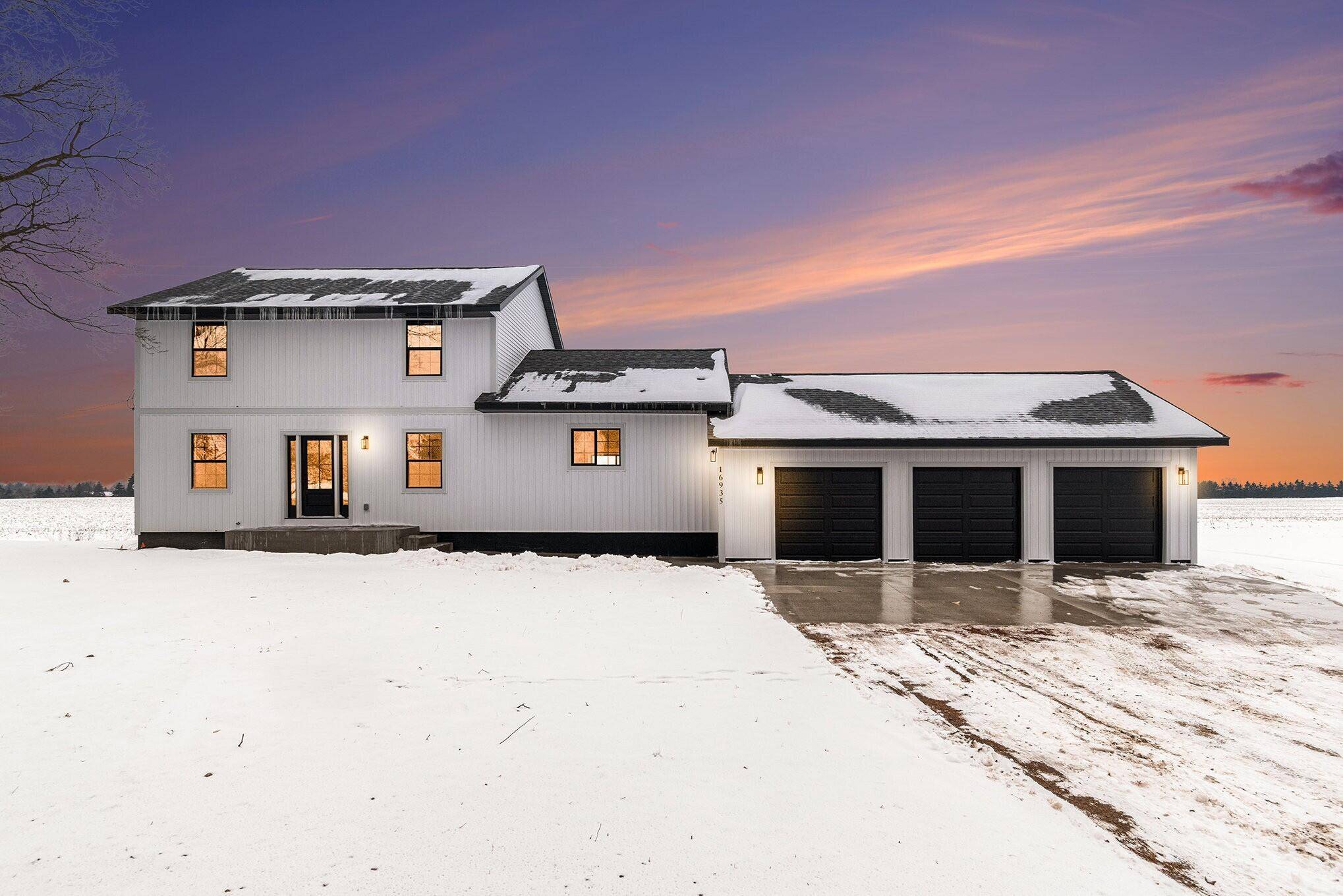 Conklin, MI 49403,16935 Juniper DR