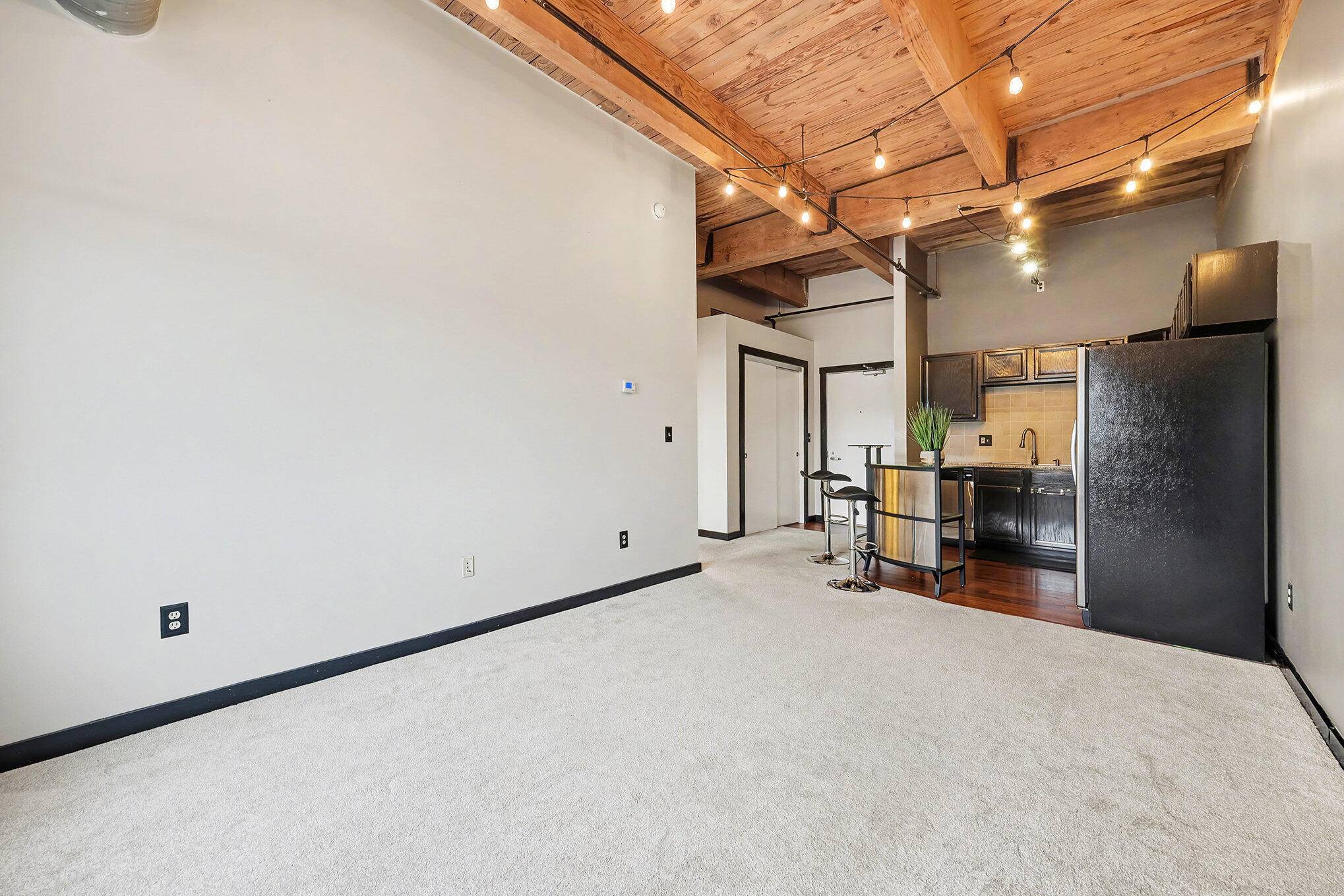 Grand Rapids, MI 49503,940 Monroe AVE NW #416