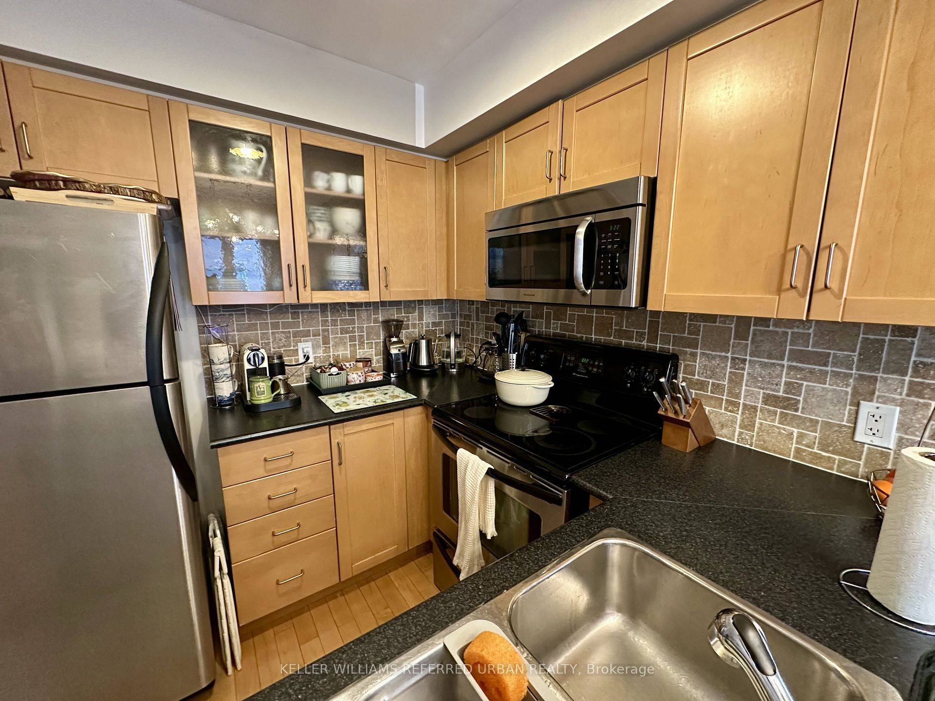 Toronto C01, ON M6K 3N9,30 Western Battery RD #319