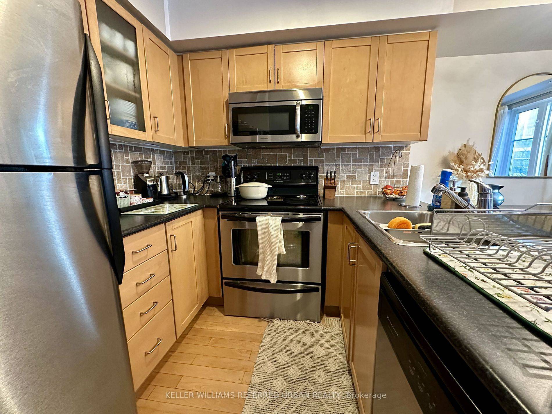 Toronto C01, ON M6K 3N9,30 Western Battery RD #319