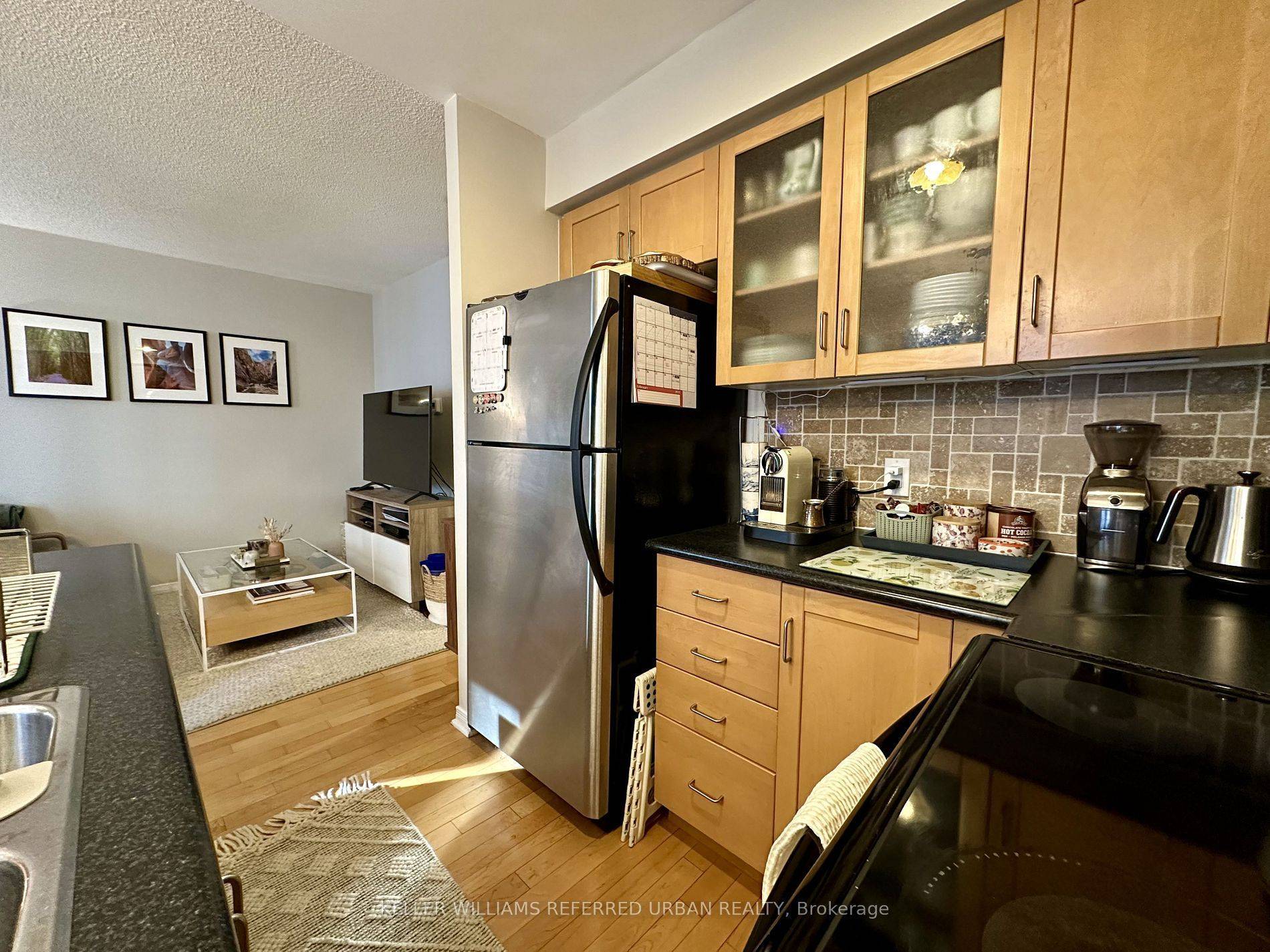 Toronto C01, ON M6K 3N9,30 Western Battery RD #319