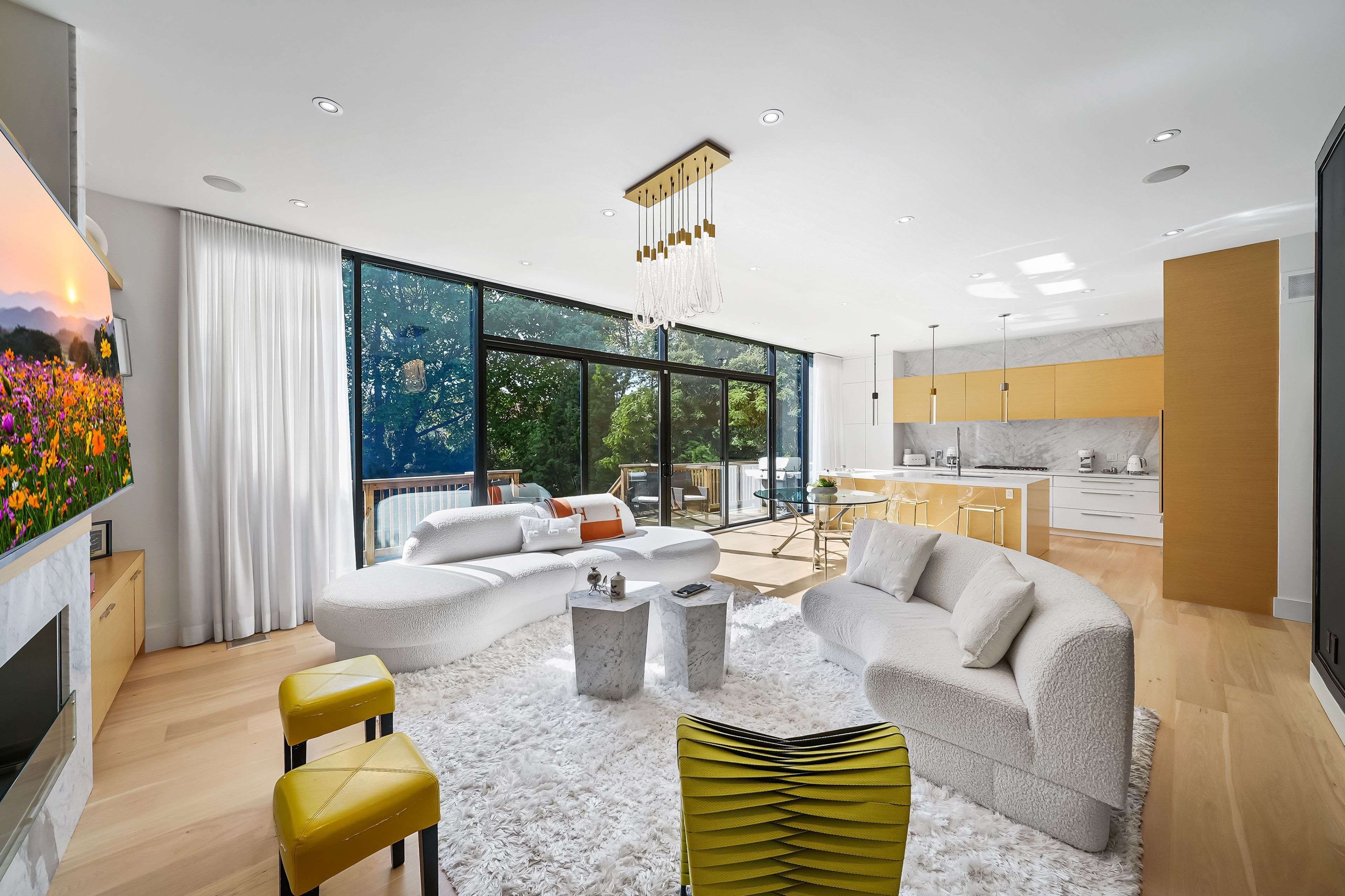 Toronto C09, ON M4W 2G2,17 Nesbitt DR