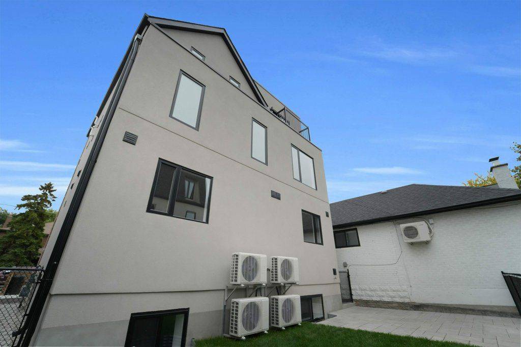 Toronto C03, ON M6C 3R3,502 Atlas AVE #C